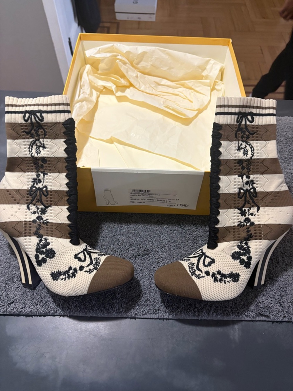 Fendi Rockoko knitted booties cream/brown NIB